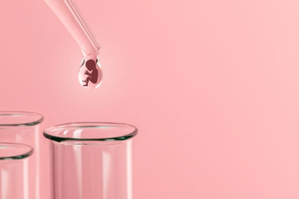 أطفال الأنابیب فی ایران وخارجها ؛ مقارنة بین تقنیات